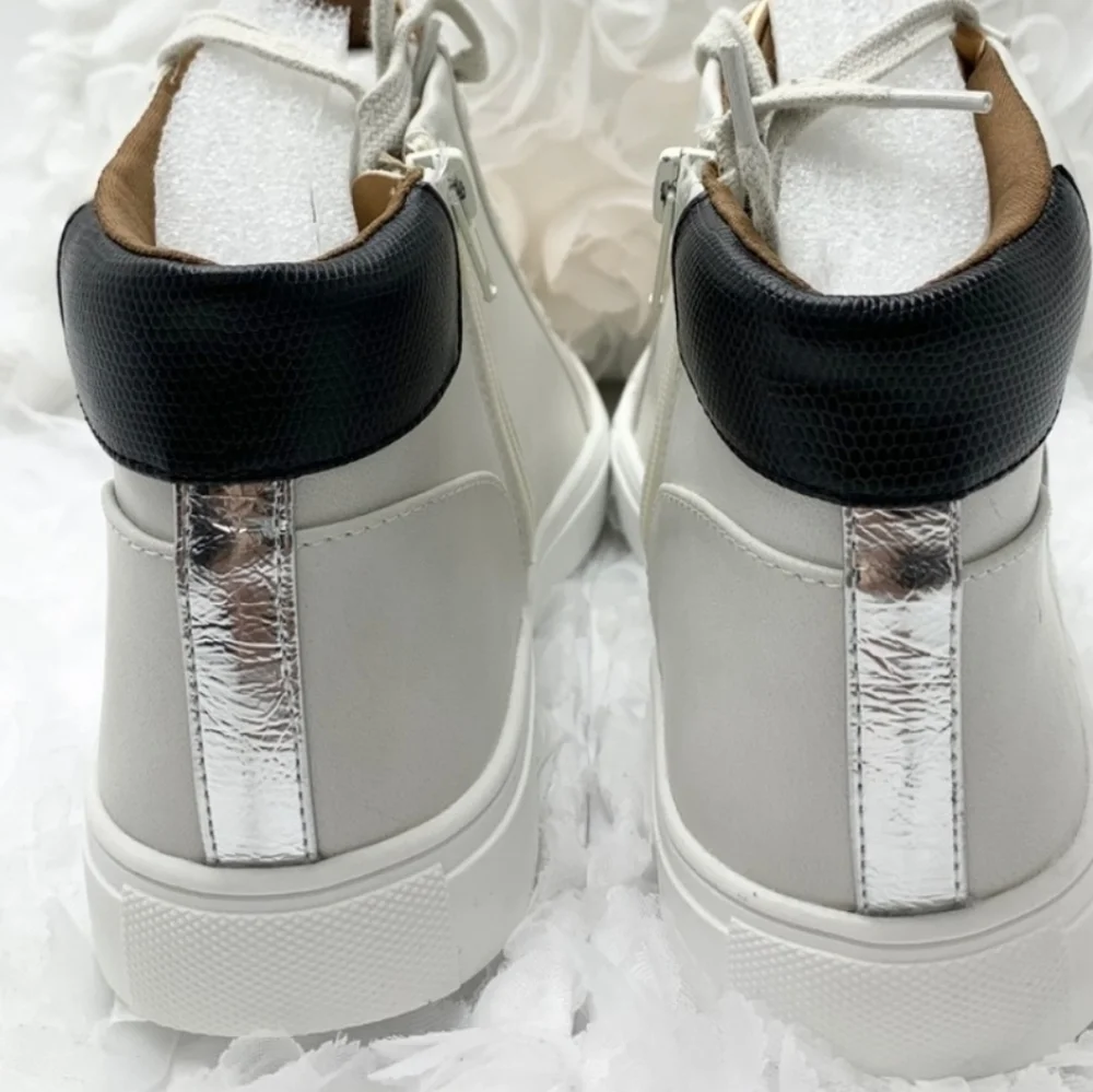 NWT! Dolce Vita Alvira Lace up sneakers - Picture 4 of 4